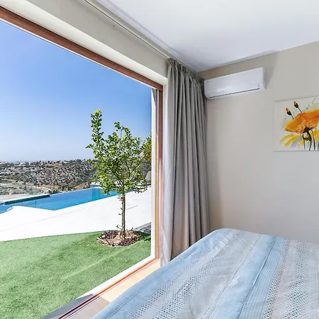 Vila 3 Bedroom Lania With Private Pool And Wonderful Sea Views, Aphrodite Hills *