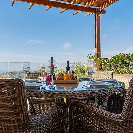 Vila 3 Bedroom Lania With Private Pool And Wonderful Sea Views, Aphrodite Hills *