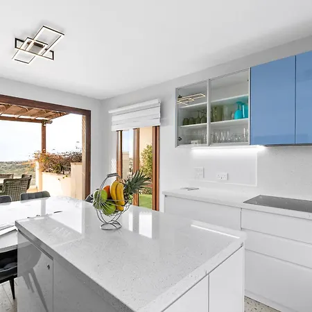 Villa 3 Bedroom Lania With Private Pool And Wonderful Sea Views, Aphrodite Hills
