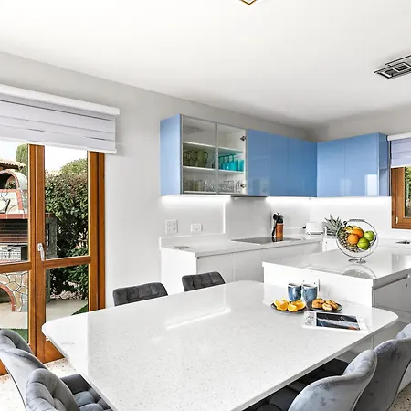3 Bedroom Lania With Private Pool And Wonderful Sea Views, Aphrodite Hills *
