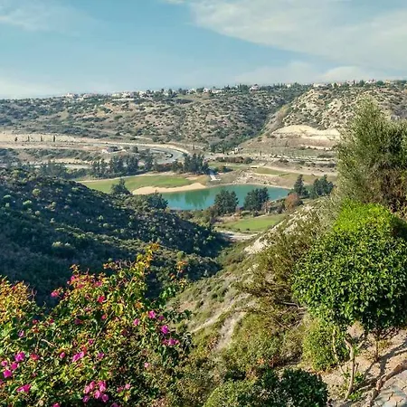3 Bedroom Lania With Private Pool And Wonderful Sea Views, Aphrodite Hills Vila *