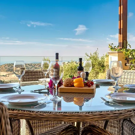 Vila 3 Bedroom Lania With Private Pool And Wonderful Sea Views, Aphrodite Hills
